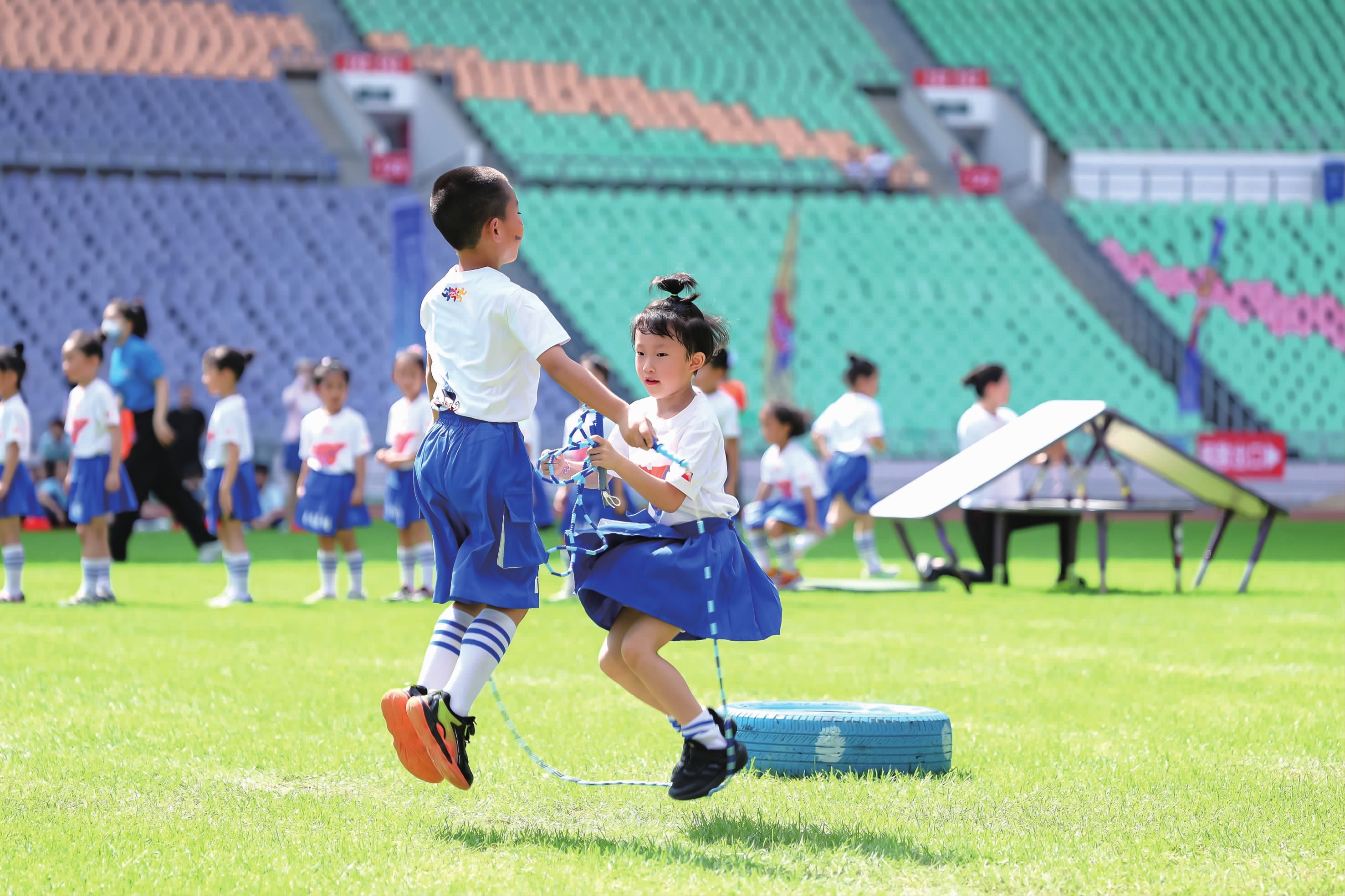 记者：阿森纳即将与恩瓦内里谈妥续约，球员在这里非常开心