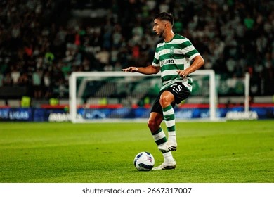 詹姆斯40分里程碑，湖人锁定季后赛